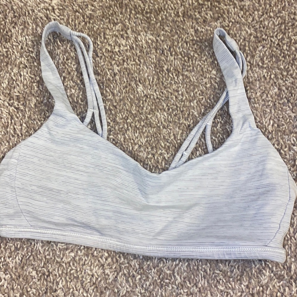 Size 4 Lululemon sports bra